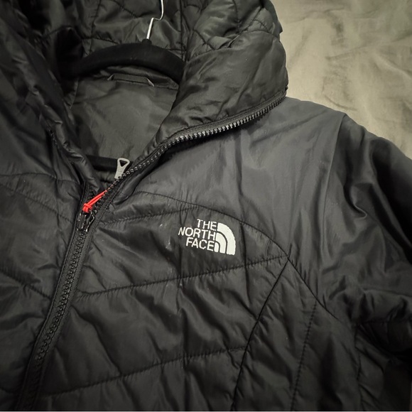 The North Face Black Ski Jacket with Quilted Design and Hood - Picture 10 of 15
